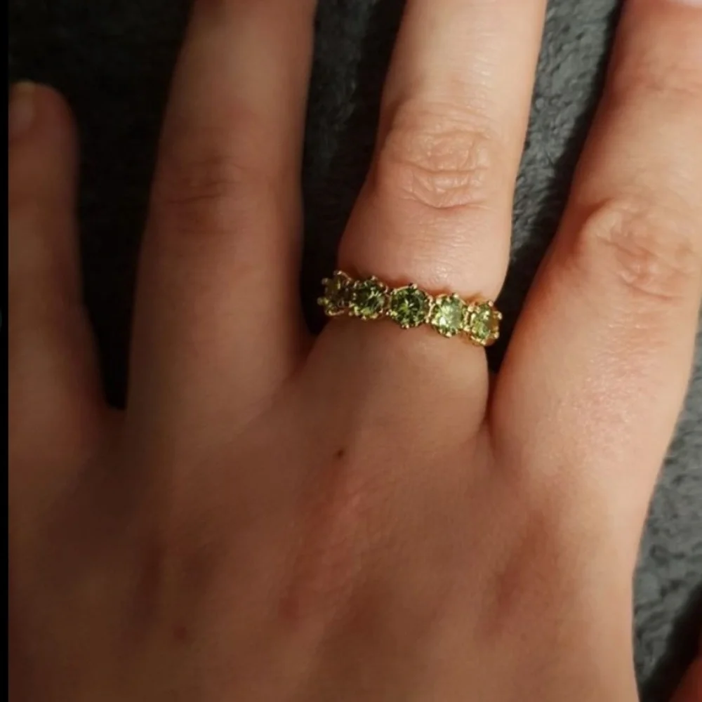 New Woman’s 9ct Gold Plated S925 Sterling Silver .68ctw Peridot Luxury Band Ring